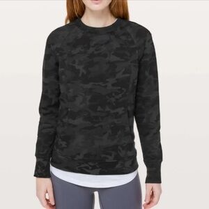 Lululemon Women’s scuba crew black/grey camo Sz 4 Athleisure Activewear